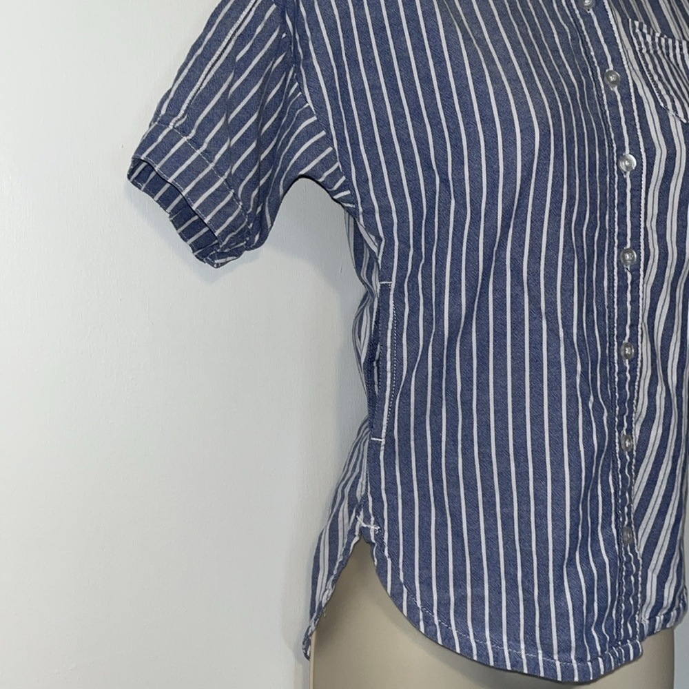 Free Assembly Boyfriend Striped Button Down Shirt Women’s XS 4-5 Blue & White - Picture 3 of 9